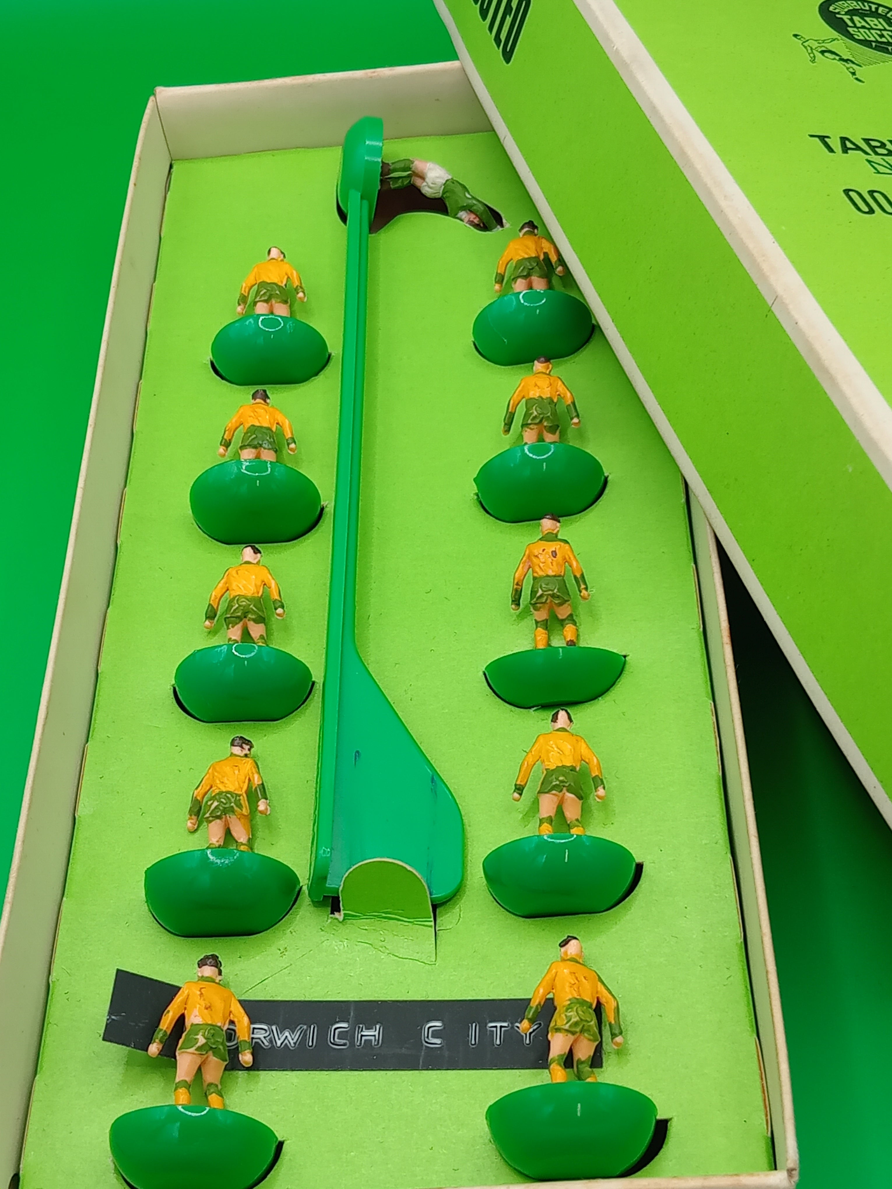 Subbuteo squadra hw Norwich ref. 28