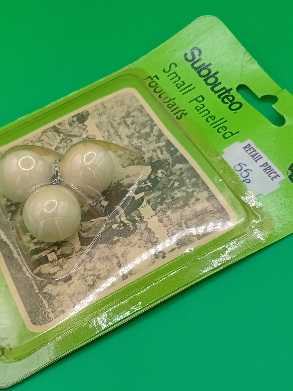 Subbuteo blister 3 Small Panelled Footballs C145