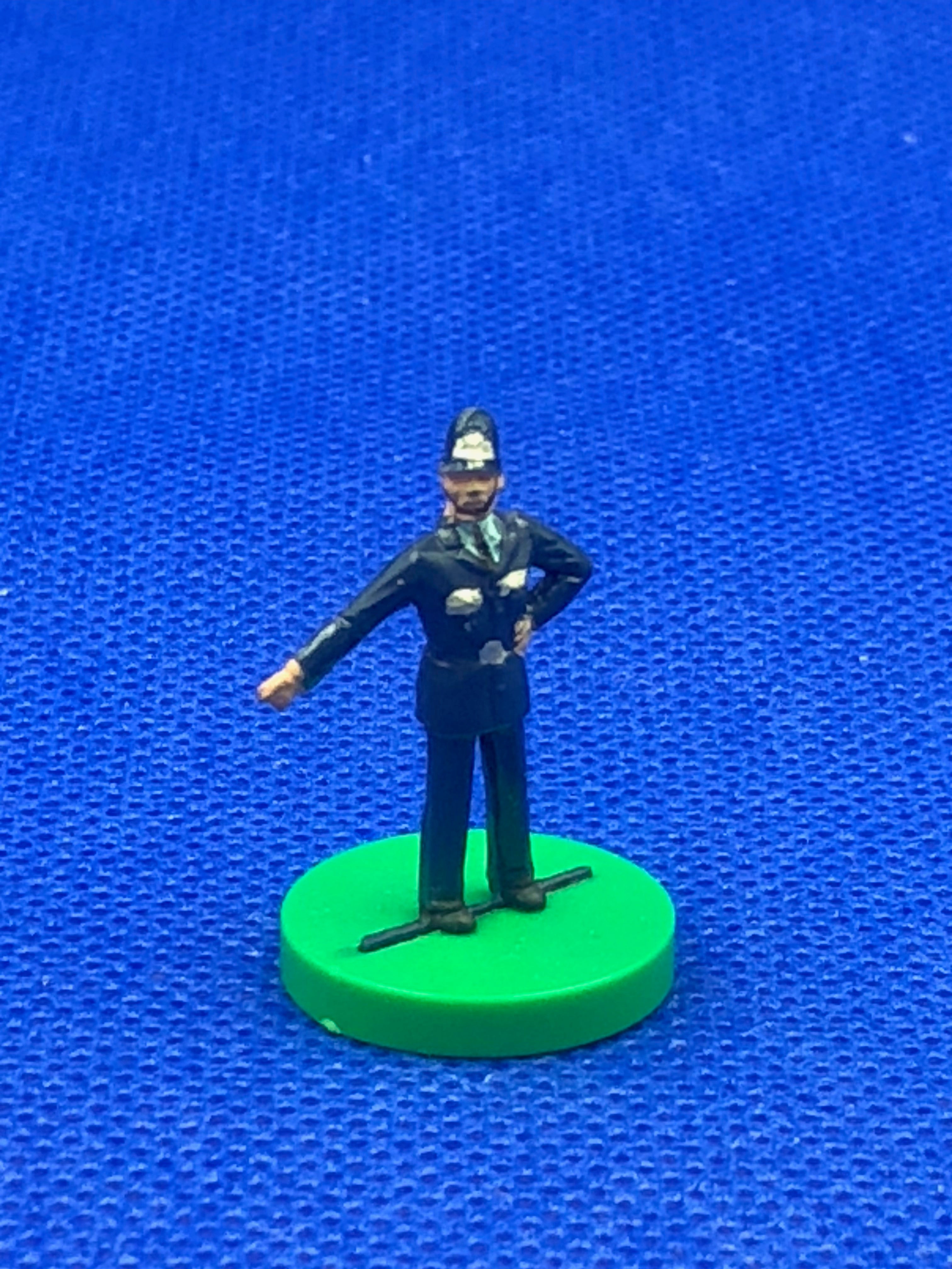 Subbuteo personaggio stadio Bobby in movimento base verde