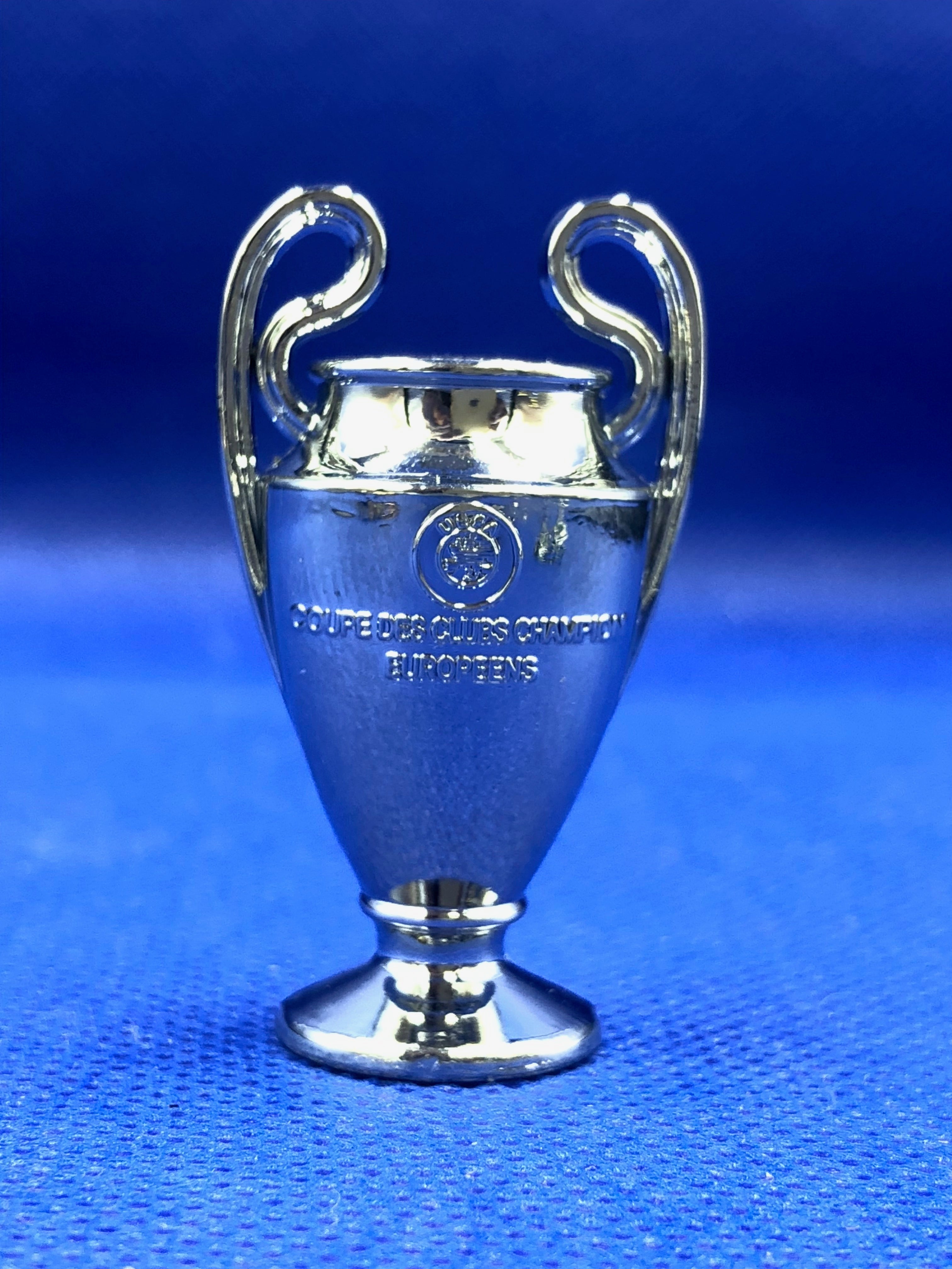 Subbuteo trofeo Champions League 4cm in metallo