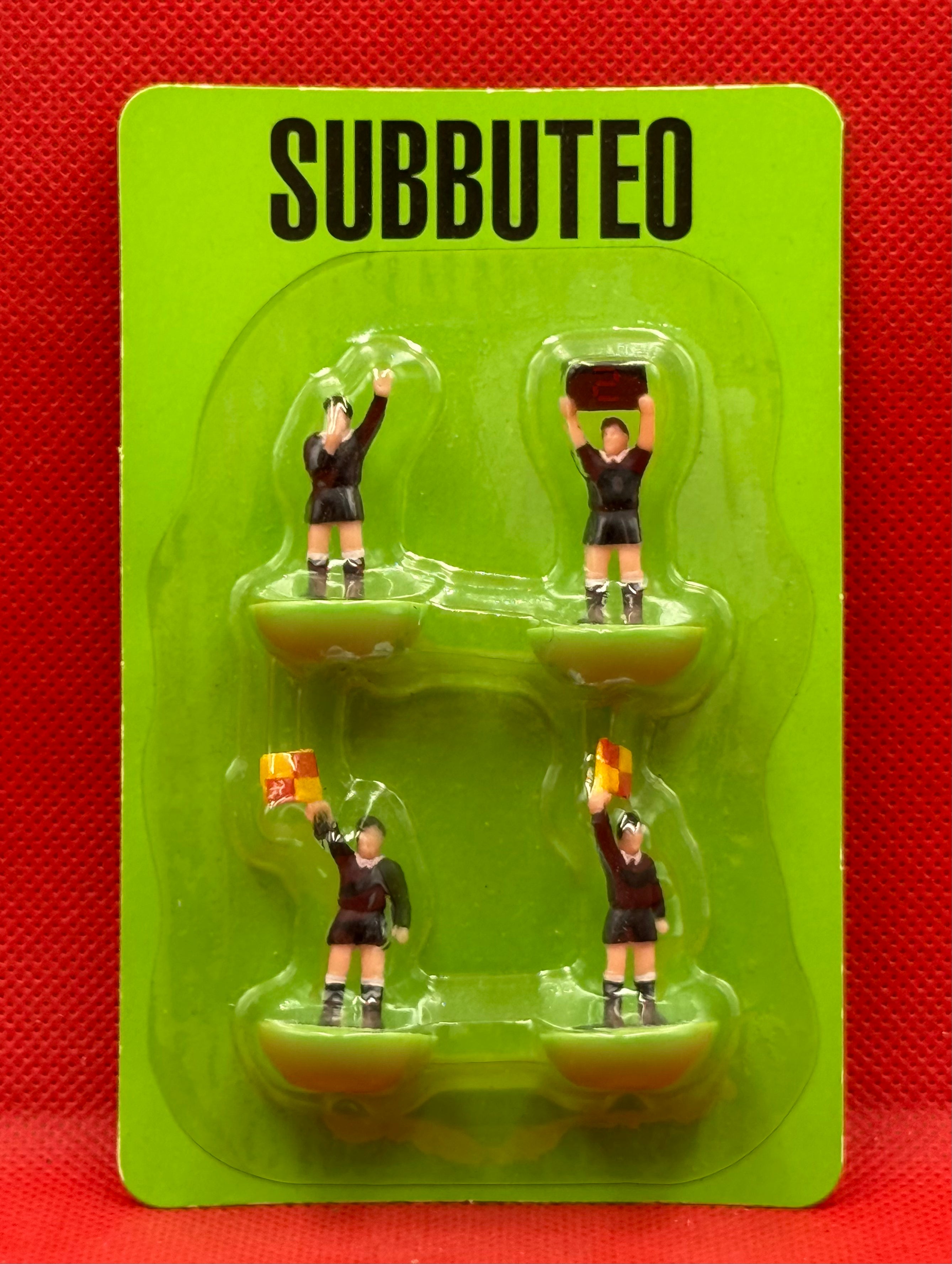 Subbuteo terna arbitrale+ quarto uomo serie'La leggenda Vintage Edition'